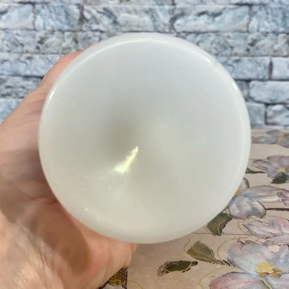 Anchor Hocking White Milk Glass VTG Harvest Grape Vine Pattern 5.75 inch